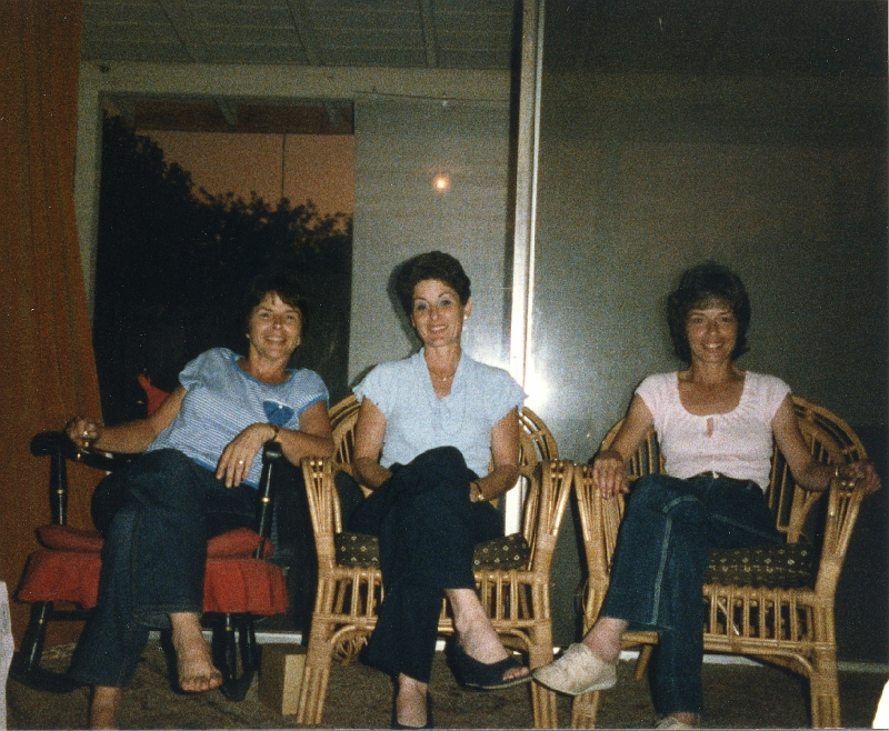 1985-08 Pam, Linda, and Judy.jpg